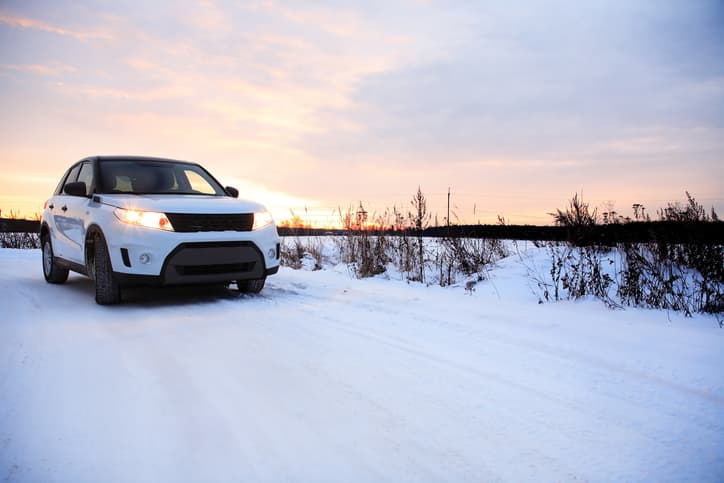 car-on-snow