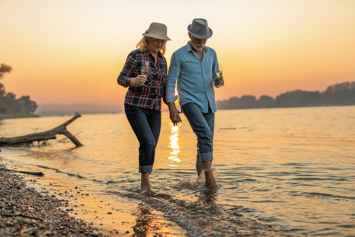 couple-on-beach