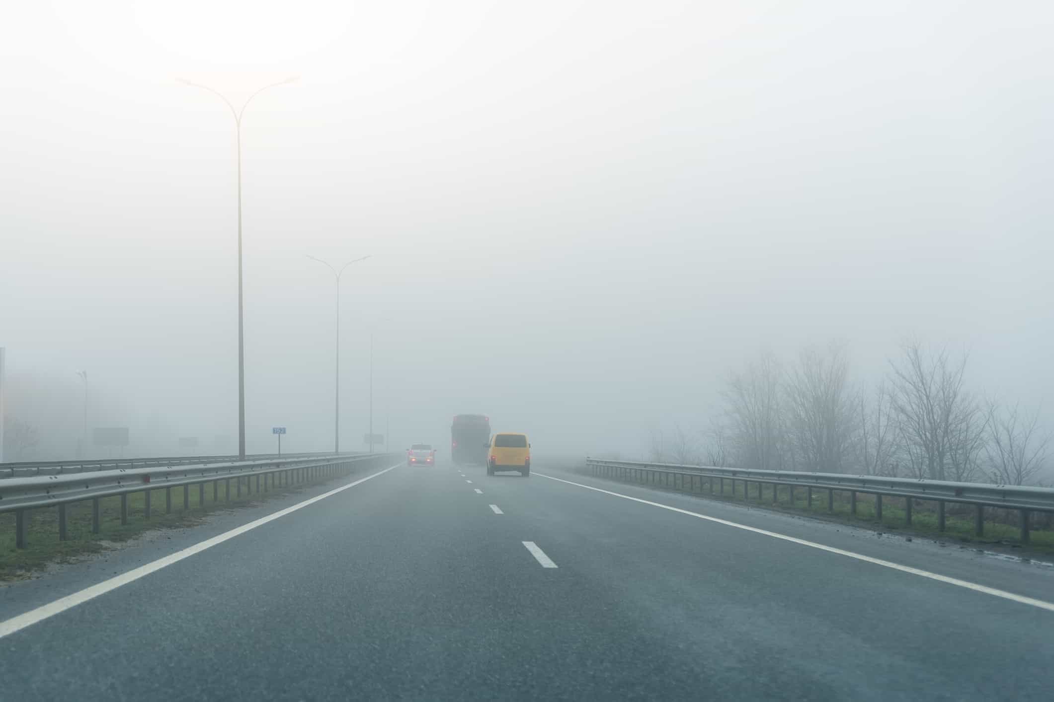 car-driving-in-foggy-conditions