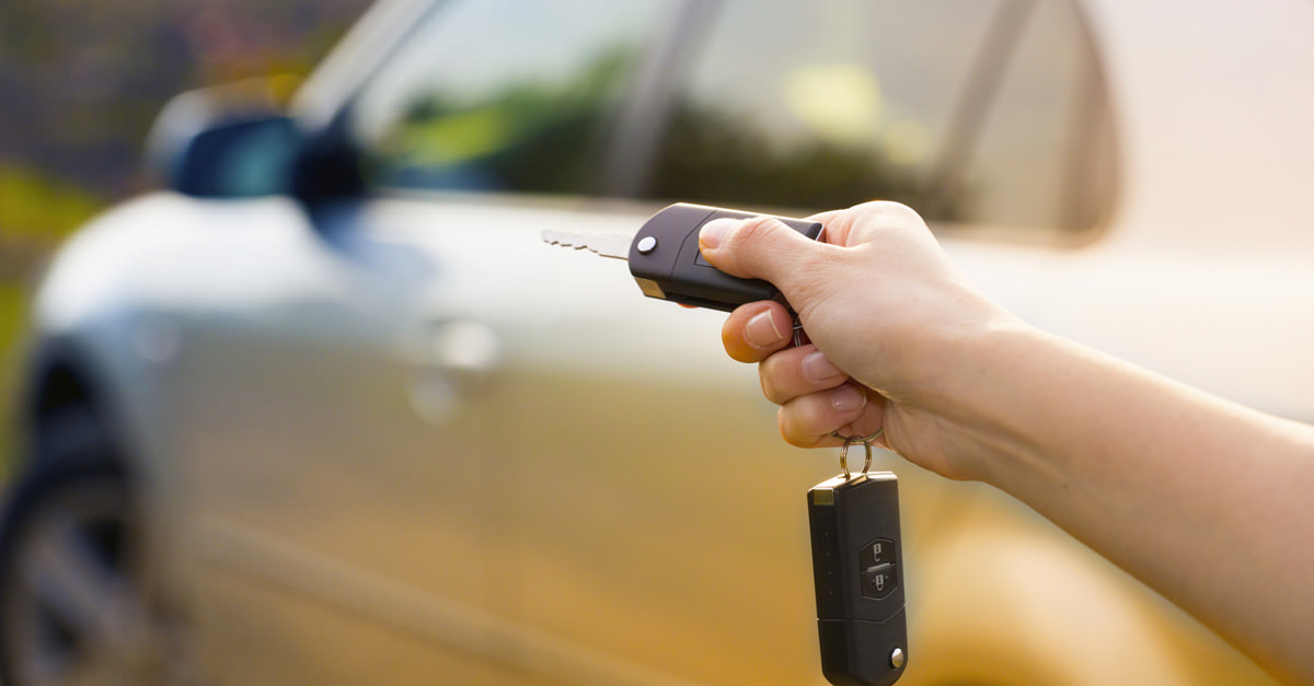 Car-Keys-In-A-Persons-Hand