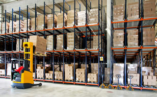 forklift-truck-in-warehouse