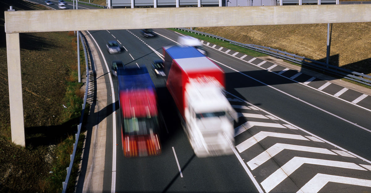 Fleet-Of-Haulage-Vehicles-On-the-Motorway