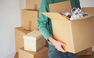 tenant-panel1-moving-boxes-compressor
